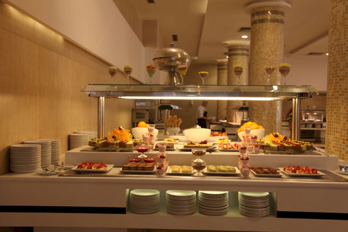 Imagen del bar/restaurante del Hotel Tui Suneo Royal Kenz. Foto 3