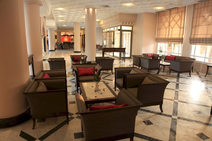 Imagen de los interiores del Hotel Tui Suneo Royal Kenz. Foto 9