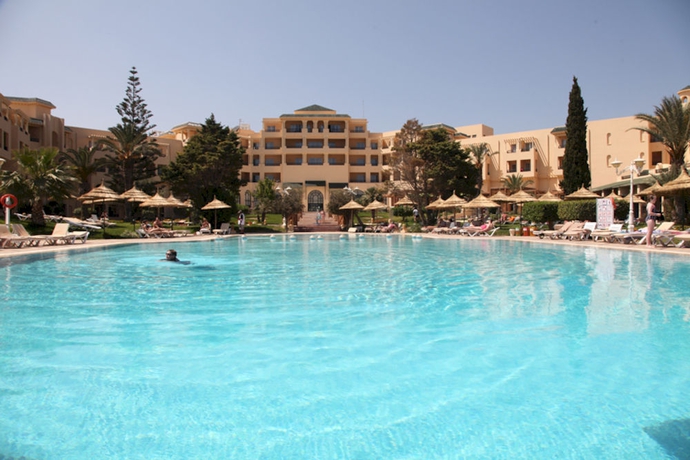 Imagen de la piscina del Hotel Tui Suneo Royal Kenz. Foto 11