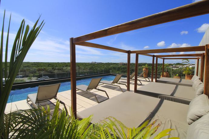 Imagen de la piscina del Hotel Tuk Luxury Apartments By Spot Rentals. Foto 12