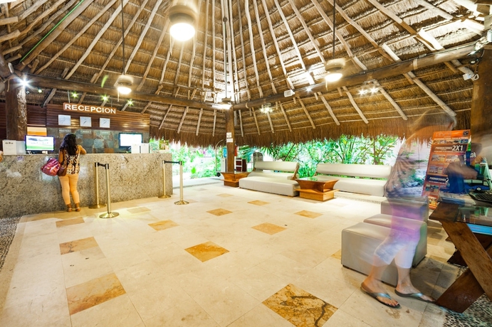 Imagen del bar/restaurante del Hotel Tukan Hotel Playa del Carmen. Foto 2