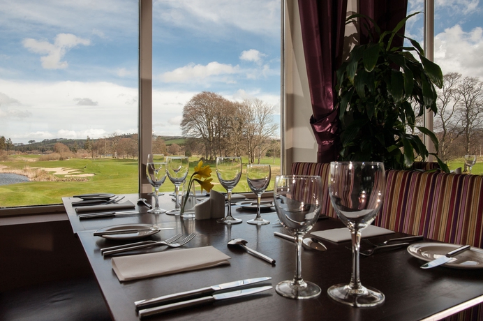 Imagen del bar/restaurante del Hotel Tulfarris and Golf Resort. Foto 4