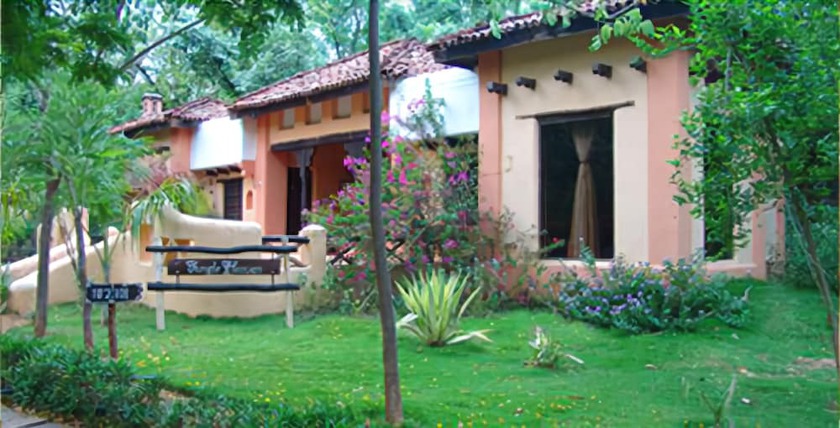 Imagen de los exteriores del Hotel Tuli Tiger Resort. Foto 10