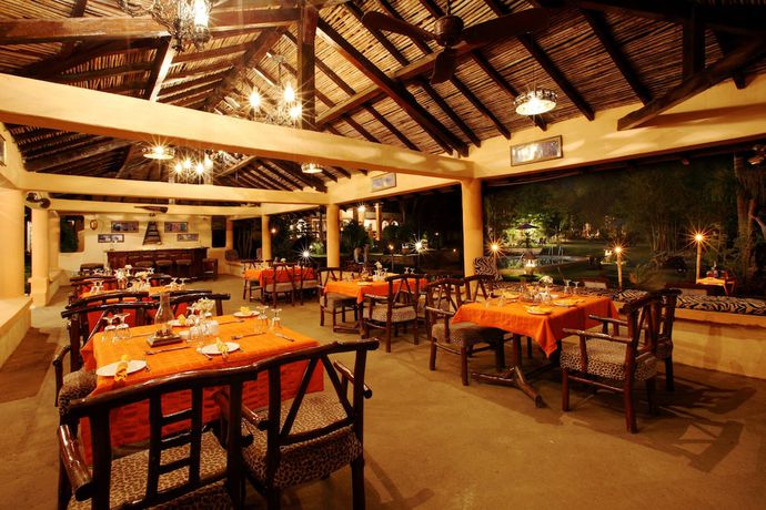 Imagen del bar/restaurante del Hotel Tuli Tiger Resort. Foto 5