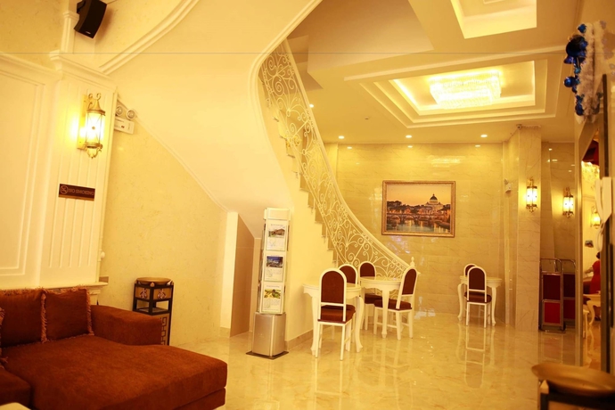 Imagen de los interiores del Hotel Tulip 3. Foto 18