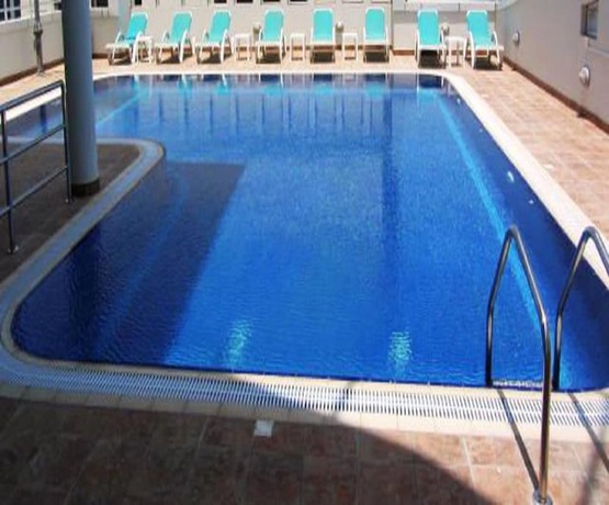 Imagen de la piscina del Hotel Tulip And Suites. Foto 20