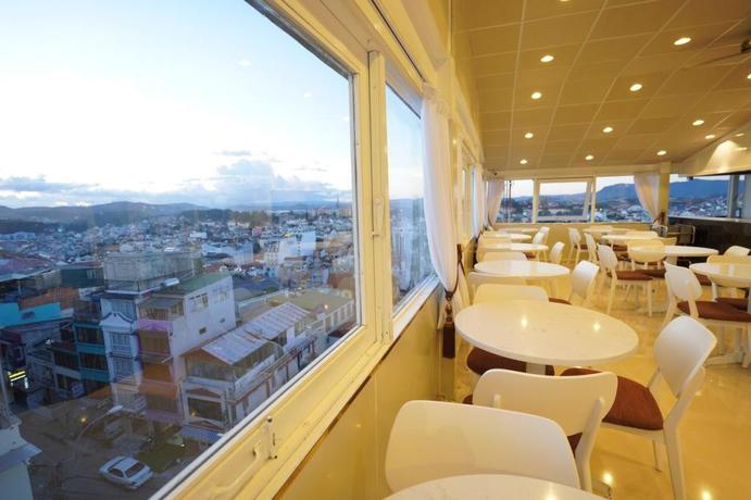 Imagen del bar/restaurante del Hotel Tulip City View. Foto 6