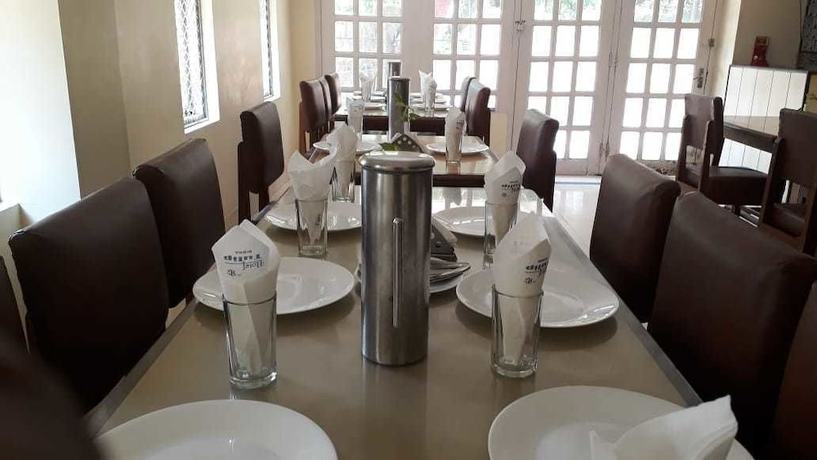 Imagen del bar/restaurante del Hotel Tulip. Foto 7