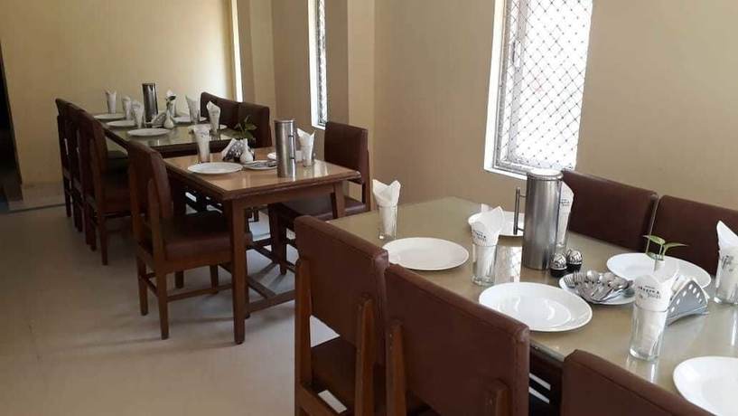 Imagen del bar/restaurante del Hotel Tulip. Foto 8