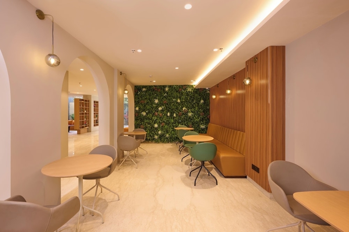 Imagen de los interiores del Hotel Tulip Inn Gurugram Sector 39. Foto 13