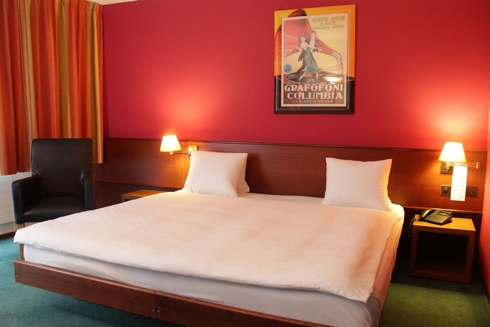 Imagen de la habitación del Hotel Tulip Inn Lausanne Beaulieu. Foto 11