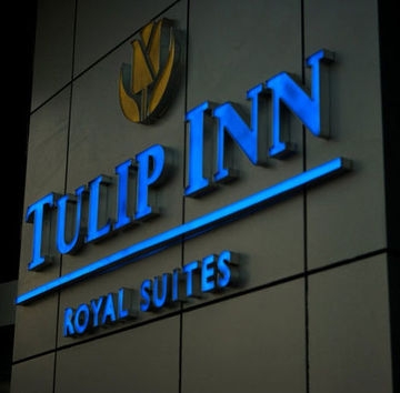 Imagen de los exteriores del Hotel Tulip Inn Royal Suites. Foto 9