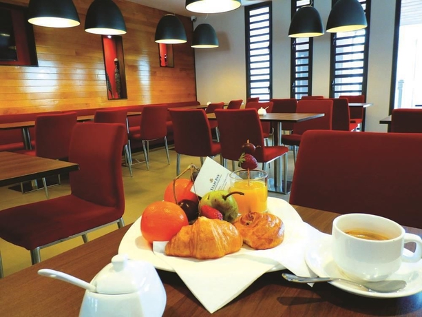 Imagen del bar/restaurante del Hotel Tulip Inn Sainte Clotilde La Reunion. Foto 6