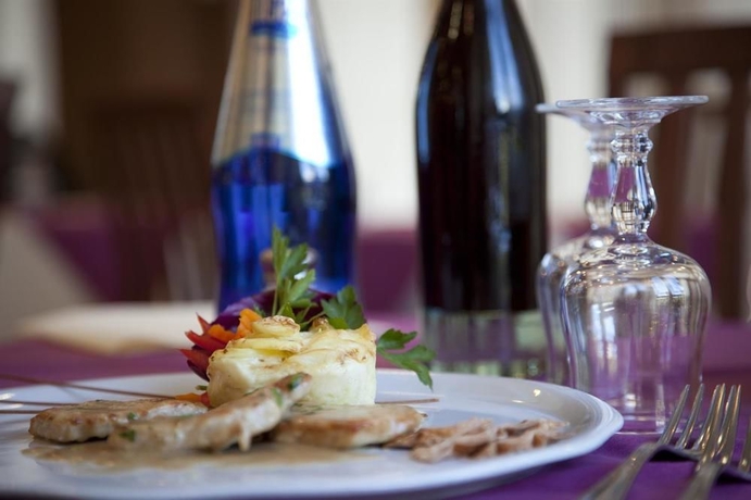 Imagen del bar/restaurante del Hotel Tulip Inn Turin South. Foto 13