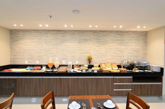 Imagen del bar/restaurante del Hotel Tulip Inn Vila Velha. Foto 5