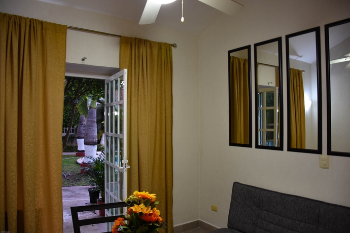 Imagen de los interiores del Hotel Tulipanes Cancun. Foto 4