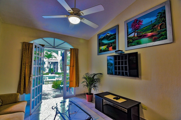 Imagen de los interiores del Hotel Tulipanes Cancun. Foto 5