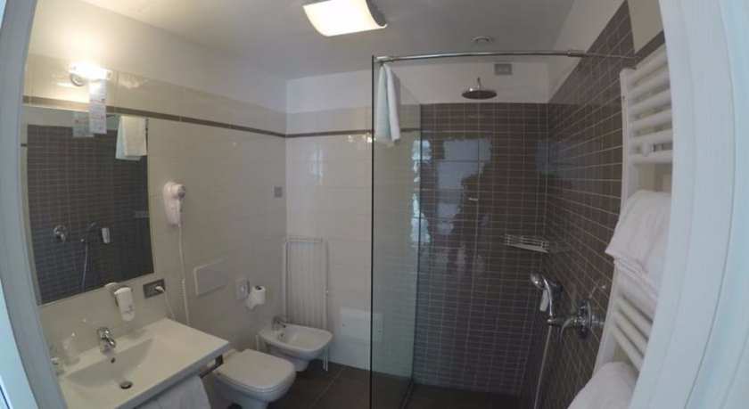 Imagen de la habitación del Hotel Tullio. Foto 5