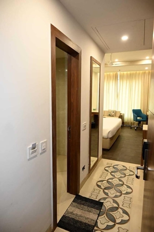 Imagen de la habitación del Hotel Tulsi Bhawan, Ayodhya. Foto 8