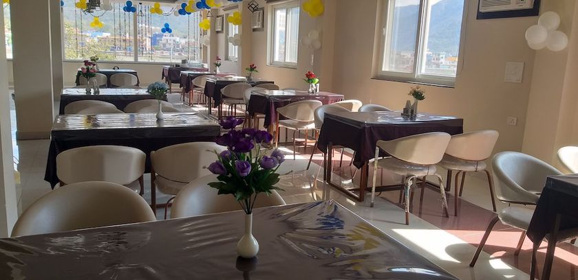 Imagen del bar/restaurante del Hotel Tulsi, Rishikesh. Foto 4