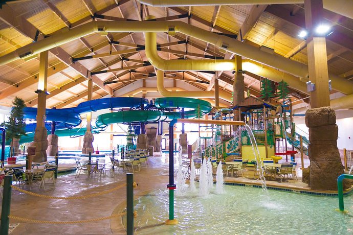 Imagen de la piscina del Hotel Tundra Lodge. Foto 16