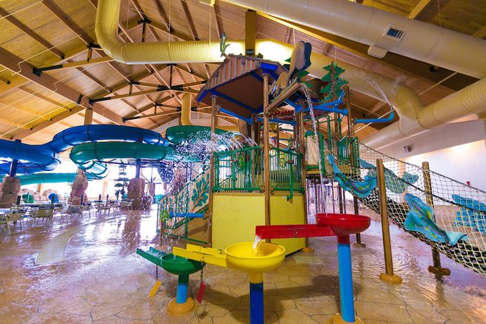 Imagen de la piscina del Hotel Tundra Lodge. Foto 19