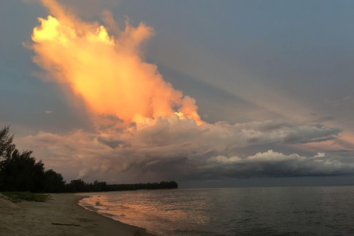 Imagen de los exteriores del Hotel Tungtong Beach Villas. Foto 8