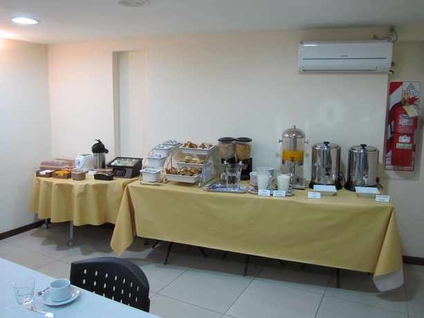 Imagen del bar/restaurante del Hotel Tunkel&eacute;n Apart. Foto 4