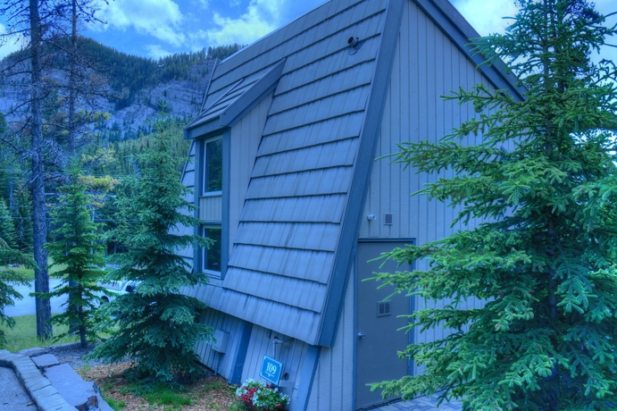 Imagen general del Hotel Tunnel Mountain Resort. Foto 2