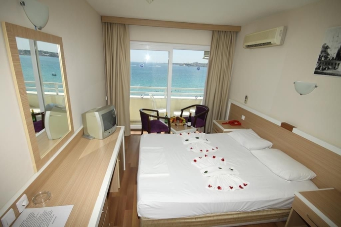 Imagen general del Hotel Tuntas Beach Altinkum. Foto 1