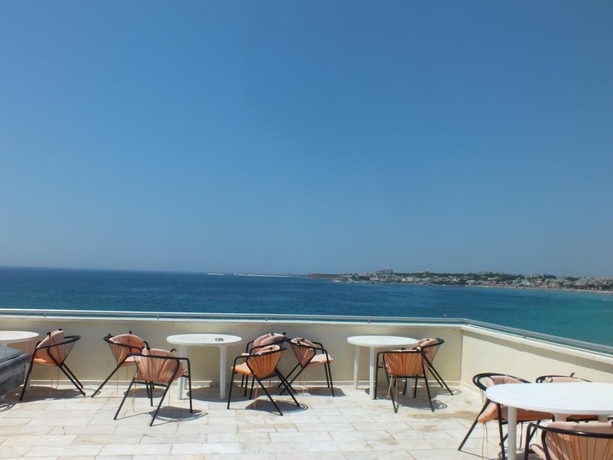 Imagen general del Hotel Tuntas Beach Altinkum. Foto 11