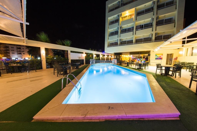 Imagen general del Hotel Tuntas Beach Altinkum. Foto 12