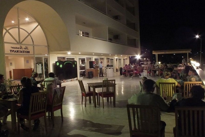Imagen general del Hotel Tuntas Family Suites Kusadasi. Foto 2