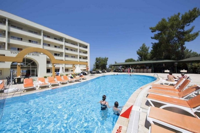 Imagen general del Hotel Tuntas Family Suites Kusadasi. Foto 5