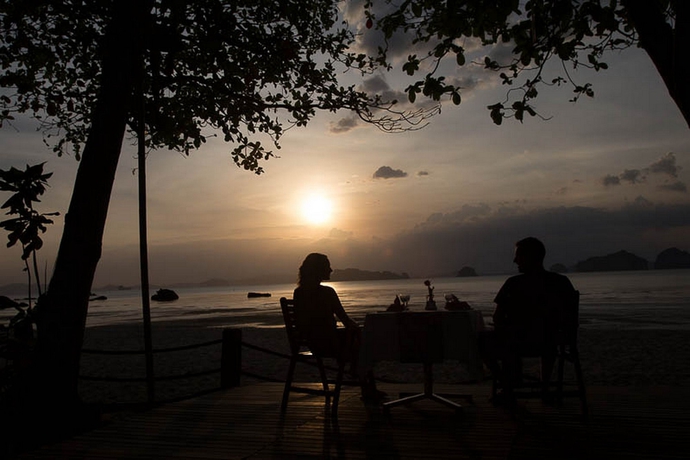 Imagen del bar/restaurante del Hotel Tup Kaek Sunset Beach Resort. Foto 3