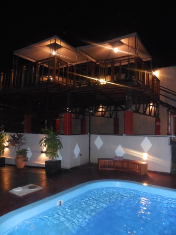 Imagen de la piscina del Hotel Tupa Apart. Foto 16