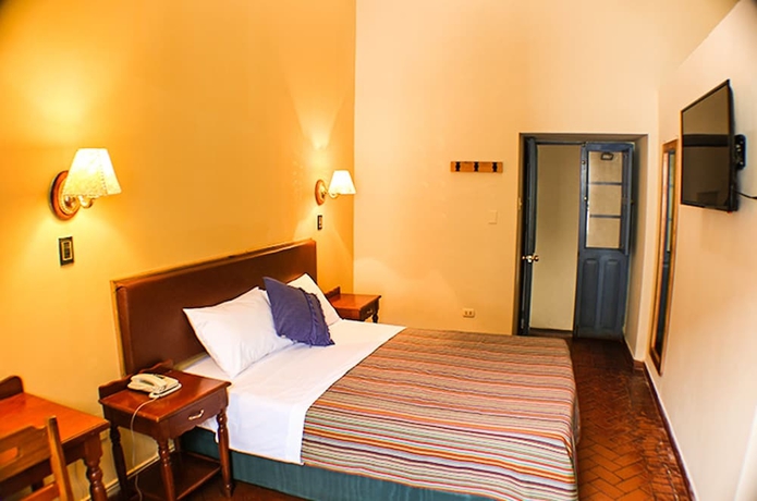 Imagen de la habitación del Hotel Tupac Yupanqui. Foto 10