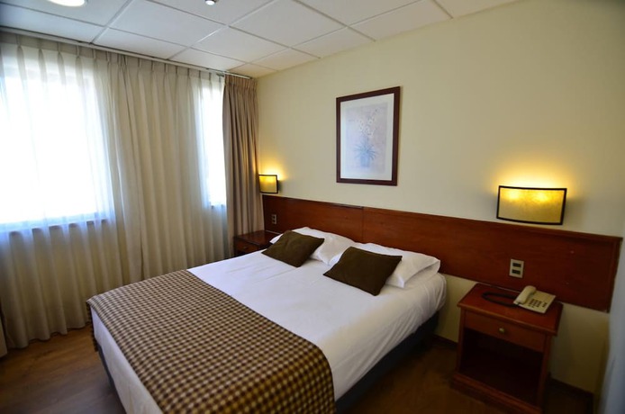 Imagen de la habitación del Hotel Tur Santiago. Foto 6