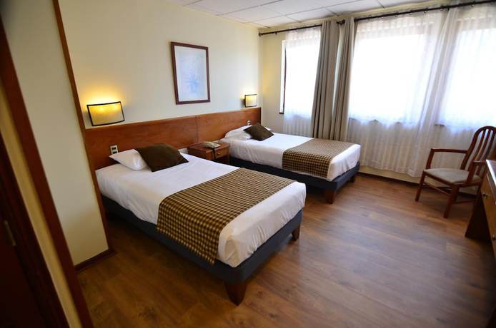 Imagen de la habitación del Hotel Tur Santiago. Foto 8
