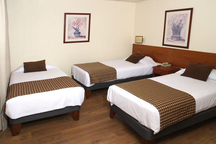 Imagen de la habitación del Hotel Tur Santiago. Foto 9