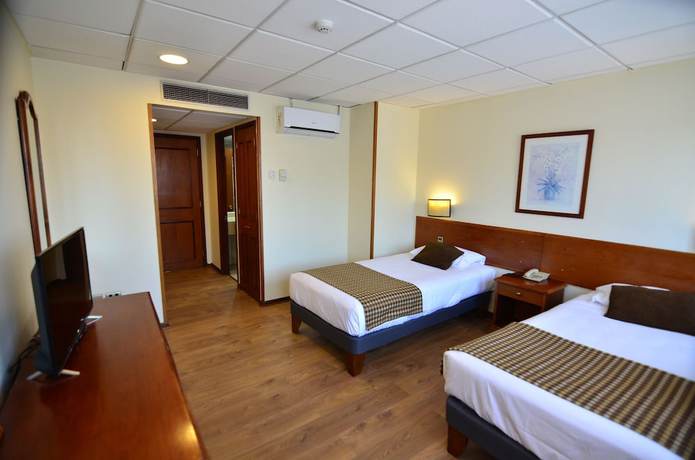 Imagen de la habitación del Hotel Tur Santiago. Foto 14