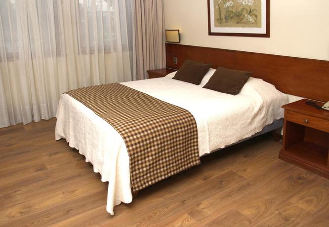 Imagen de la habitación del Hotel Tur Santiago. Foto 15