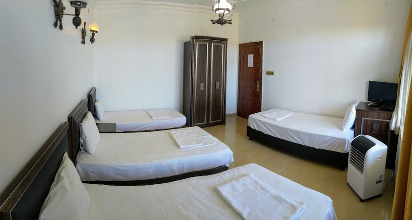 Imagen de la habitación del Hotel Turabdin. Foto 4