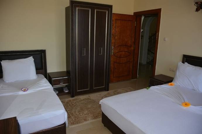 Imagen de la habitación del Hotel Turabdin. Foto 9