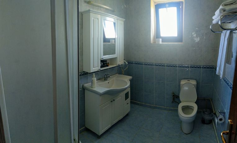 Imagen de la habitación del Hotel Turabdin. Foto 17