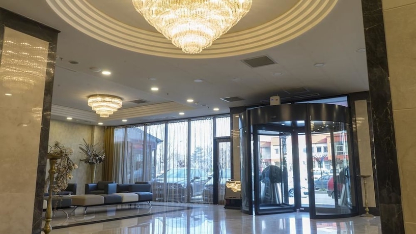 Imagen de los interiores del Hotel Turan Otel. Foto 16