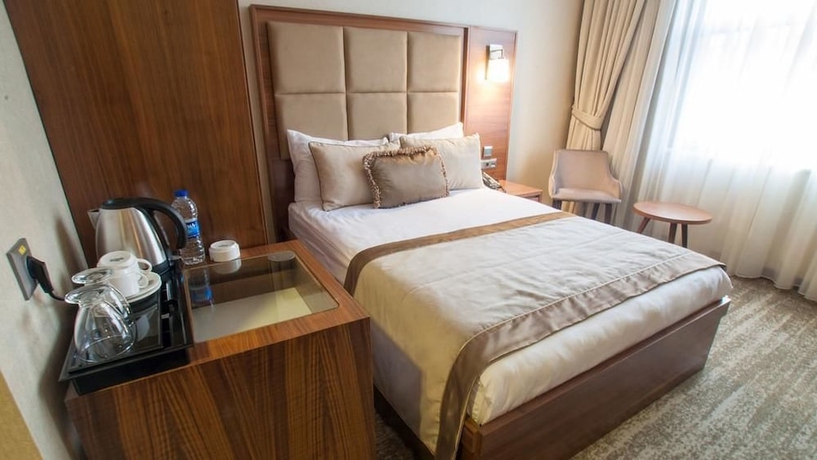 Imagen de la habitación del Hotel Turan Otel. Foto 14