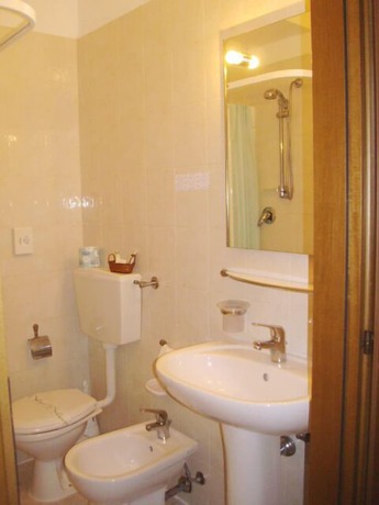 Imagen de la habitación del Hotel Turandot. Foto 15