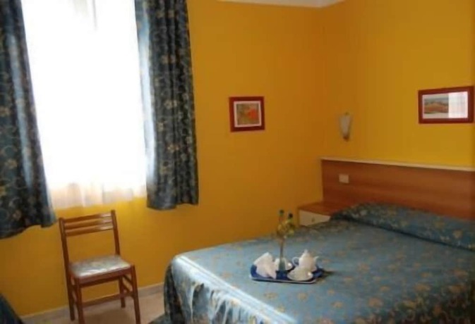 Imagen de la habitación del Hotel Turandot. Foto 16