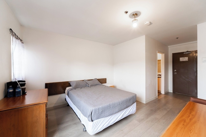 Imagen de la habitación del Hotel Turf. Foto 6